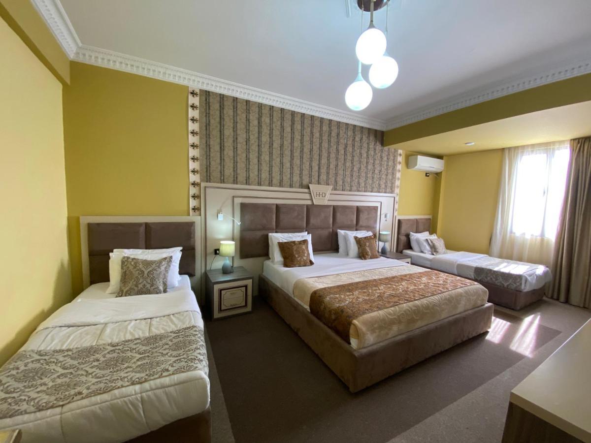 Hotel Deluxe Тирана Екстер'єр фото